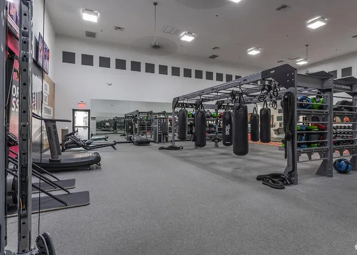Apartament Boulevard 1br By Stadium Pool Parking Gym 01 *