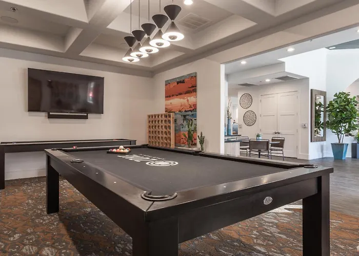 Boulevard 1br By Stadium Pool Parking Gym 01 Glendale