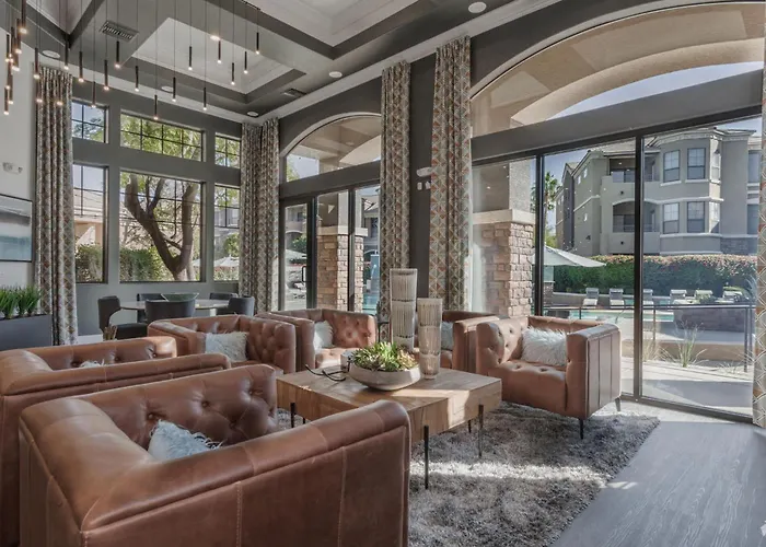 Boulevard 1br By Stadium Pool Parking Gym 01 * Glendale